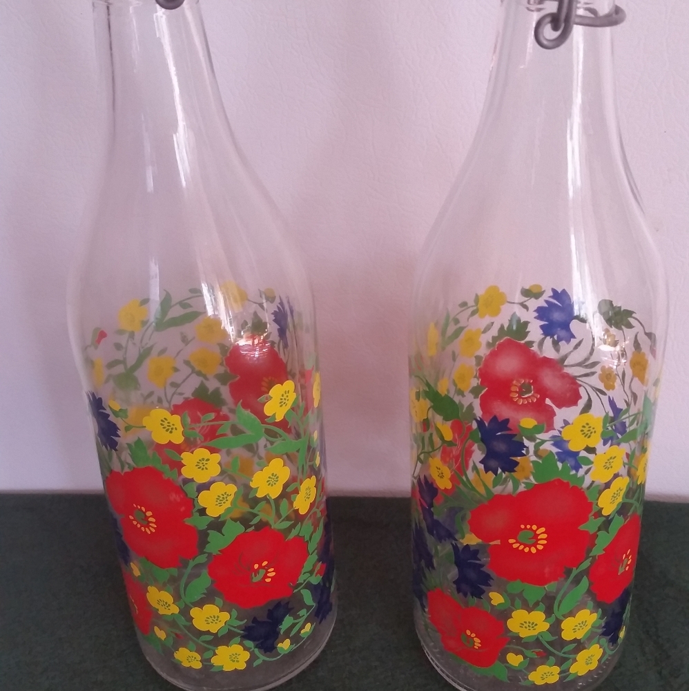 2 Italian Bottles Glass Vìntage Pair Wine Oil Flower Art Bakelite Metal Top
